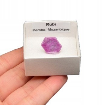 * RUBIN MOZAMBIK PIĘKNY MINERAŁ DO KOLEKCJI ŚWIECĄCY W UV NR 7 *