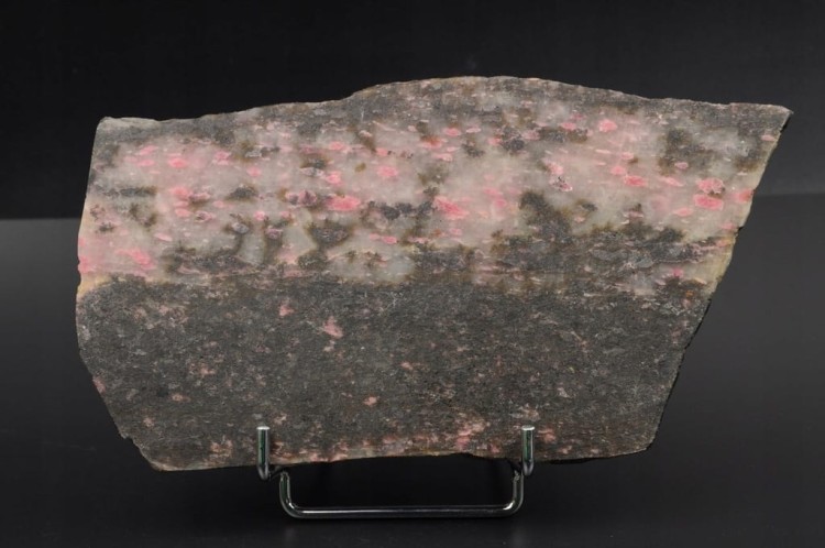 a963984cc22891ee1e01c1b4eb33ea51