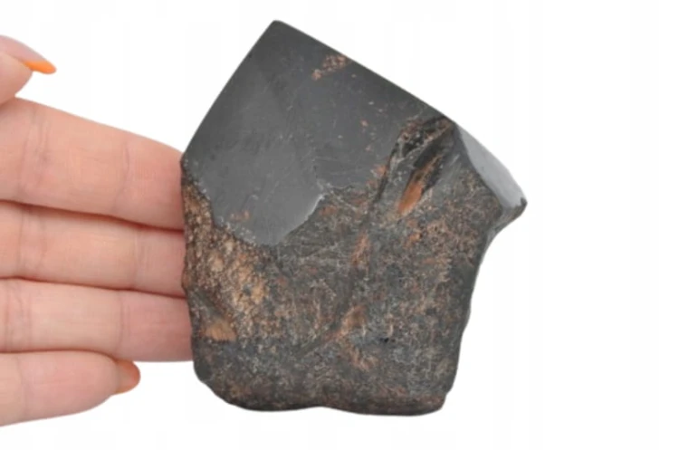 * TURMALIN MADAGASKAR SZPIC ŁADNY NATURALNY MINERAŁ GŁĘBOKA BARWA NR 2 *