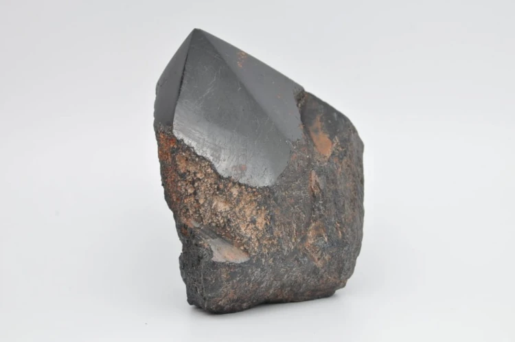 * TURMALIN MADAGASKAR SZPIC ŁADNY NATURALNY MINERAŁ GŁĘBOKA BARWA NR 2 *