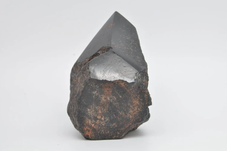 * TURMALIN MADAGASKAR SZPIC ŁADNY NATURALNY MINERAŁ GŁĘBOKA BARWA NR 2 *