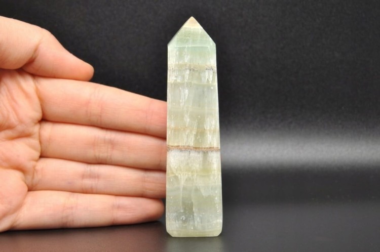 * KALCYT ZIELONY PAKISTAN OBELISK WIEŻA ŚLICZNY OKAZ NA PREZENT NR 1 *