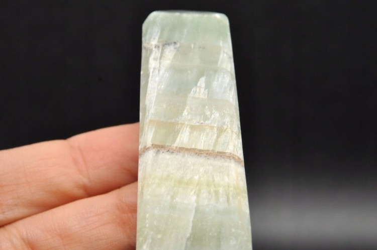 * KALCYT ZIELONY PAKISTAN OBELISK WIEŻA ŚLICZNY OKAZ NA PREZENT NR 1 *