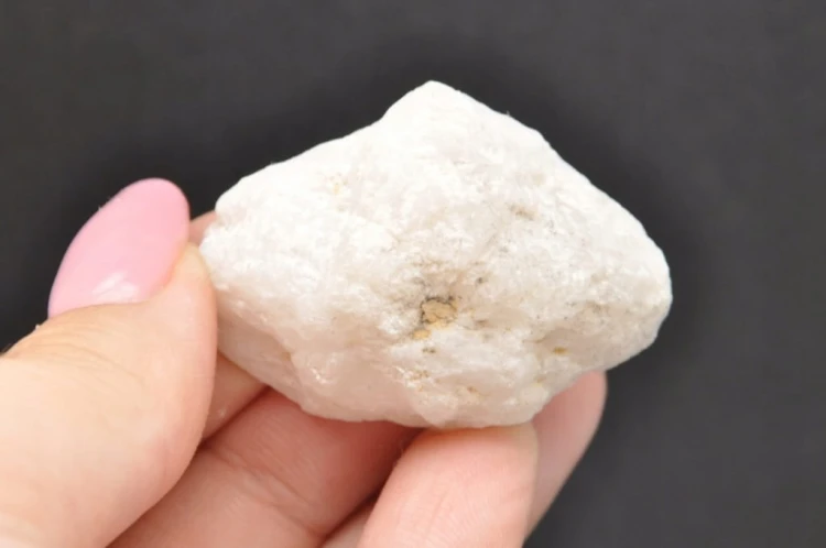 * GEODA KWARCOWA AURA MAROKO NATURALNY MINERAŁ CIEKAWY KSZTAŁT NR 7 *