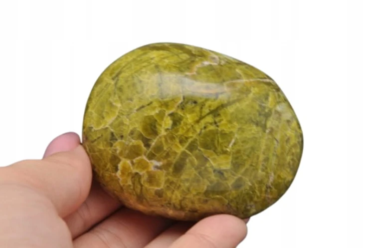 * OPAL ZIELONY MADAGASKAR GŁĘBOKI ZIELONY KOLOR MINERAŁ NR GO07 *