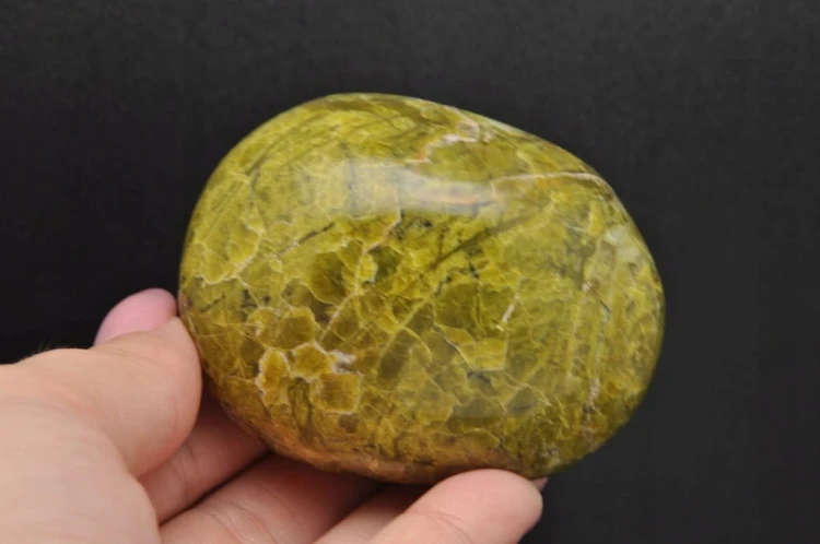 * OPAL ZIELONY MADAGASKAR GŁĘBOKI ZIELONY KOLOR MINERAŁ NR GO07 *