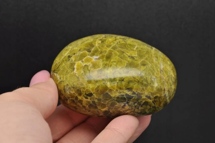 * OPAL ZIELONY MADAGASKAR GŁĘBOKI ZIELONY KOLOR MINERAŁ NR GO07 *