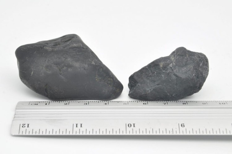 * SZUNGIT ROSJA 250G W WORECZKU RÓŻNEJ WIELKOŚCI MINERAŁY *